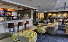 Cresta Court Hotel